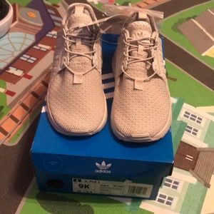 Tan adidas